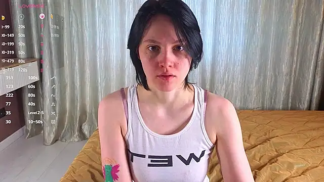 Snapshot of MaryCoopeer chatting on October 17, 2025, 5:11 am MaryCoopeer online show from October 17, 2025, 5:11 am