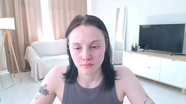 MaryCoopeer online show from May 7, 2026, 5:33 am