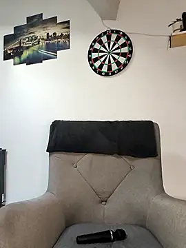 emma4xxx online show from October 9, 2025, 2:39 pm