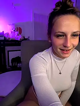 emma4xxx online show from March 18, 2025, 8:16 pm