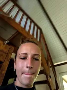 emma4xxx online show from February 25, 2025, 8:00 pm