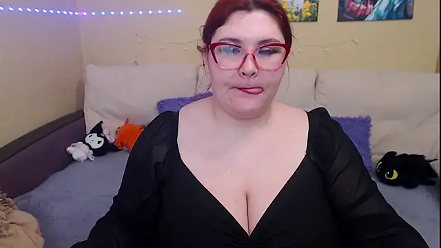 Snapshot of JuliaKeln chatting on February 19, 2025, 3:49 pm JuliaKeln online show from February 19, 2025, 3:49 pm