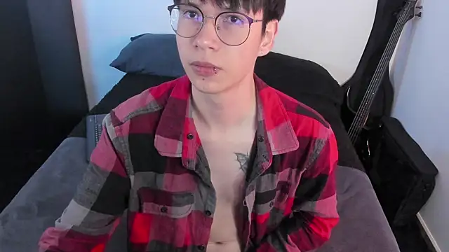 Aventure Twinks online show from June 25, 2026, 5:12 am