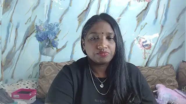 Snapshot of Indian_tracy chatting on April 22, 2026, 10:33 am Indian tracy online show from April 22, 2026, 10:33 am