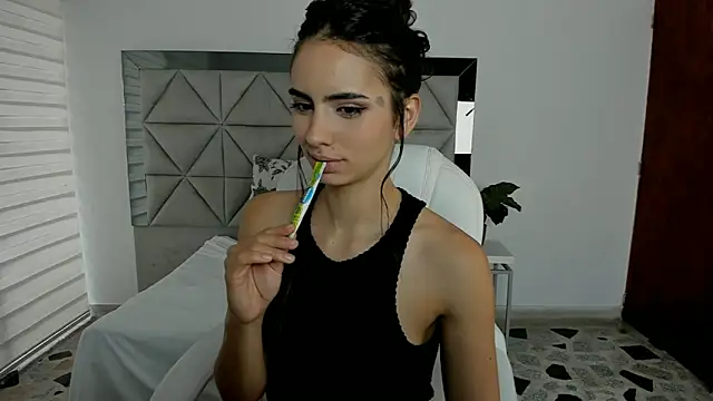 nina pons online show from March 7, 2025, 9:48 pm