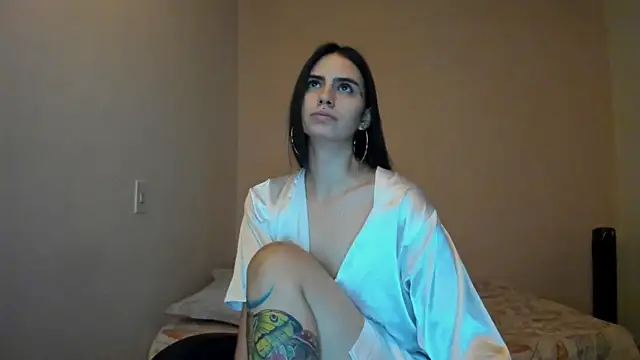 nina pons online show from April 3, 2026, 9:43 pm