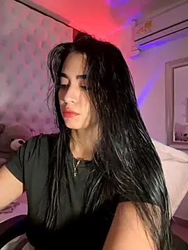 ZarahEvans online show from November 29, 2025, 3:56 pm