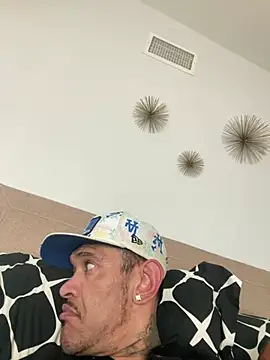 Snapshot of RoodoggXL chatting on March 13, 2025, 10:54 pm RoodoggXL online show from March 13, 2025, 10:54 pm