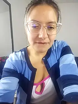 valeriahunter1 online show from November 14, 2025, 4:16 am