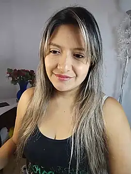 Snapshot of valeriahunter1 chatting on May 22, 2026, 10:41 pm valeriahunter1 online show from May 22, 2026, 10:41 pm