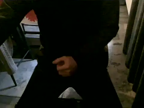 Snapshot of hornyman18cm39 chatting on December 5, 2025, 1:43 pm hornyman18cm39 online show from December 5, 2025, 1:43 pm