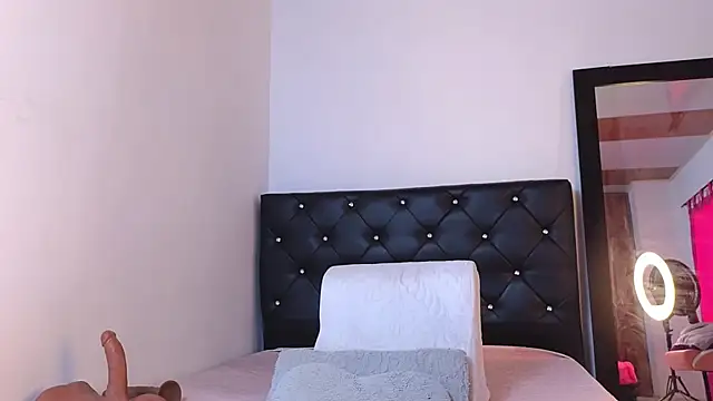 tatiana big ass boobs online show from September 26, 2025, 5:53 pm