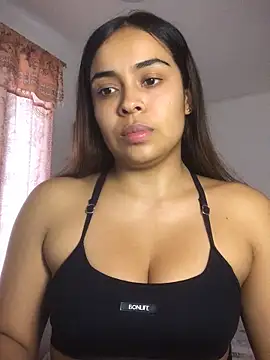 Snapshot of JuanaSimons chatting on May 2, 2026, 10:04 pm JuanaSimons online show from May 2, 2026, 10:04 pm