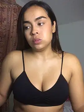 Snapshot of JuanaSimons chatting on May 2, 2026, 1:44 am JuanaSimons online show from May 2, 2026, 1:44 am