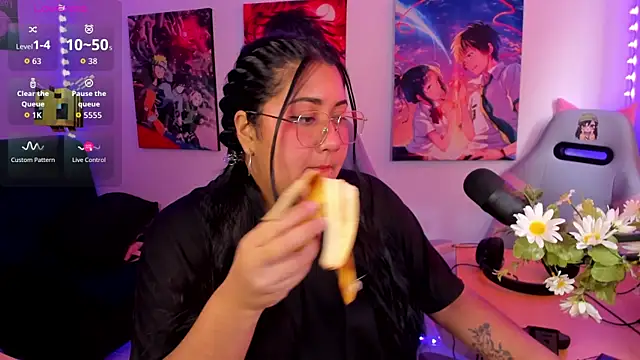 Snapshot of haru_u2 chatting on October 4, 2025, 3:13 pm haru u2 online show from October 4, 2025, 3:13 pm