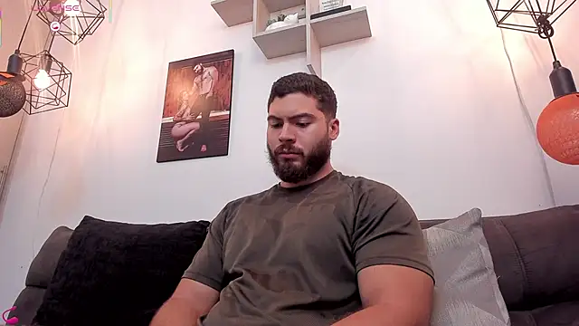 Snapshot of SebastianVilla_ chatting on October 6, 2025, 9:48 pm SebastianVilla online show from October 6, 2025, 9:48 pm