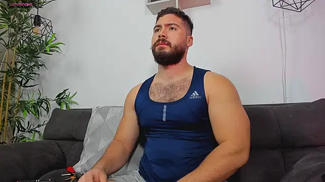 SebastianVilla  online show from May 14, 2026, 12:29 am