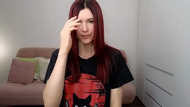 AliciaNewell online show from October 15, 2025, 9:17 am