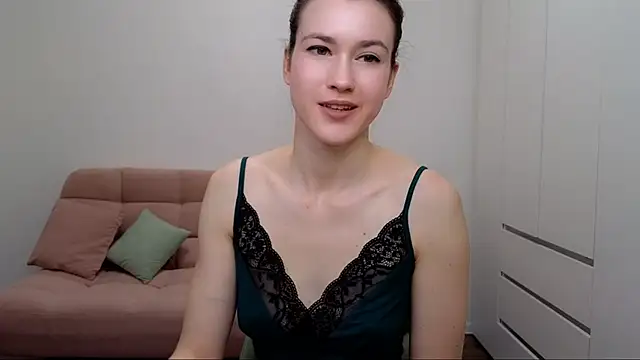 Snapshot of AliciaNewell chatting on February 24, 2025, 11:43 am AliciaNewell online show from February 24, 2025, 11:43 am