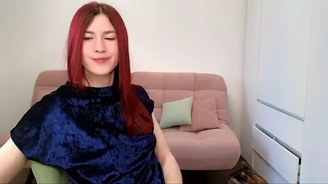Snapshot of AliciaNewell chatting on September 11, 2025, 4:34 am AliciaNewell online show from September 11, 2025, 4:34 am