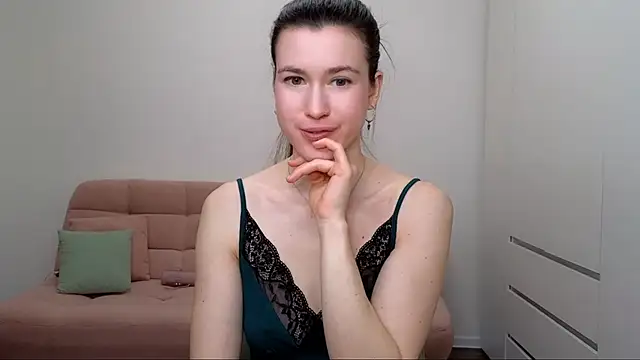 Snapshot of AliciaNewell chatting on March 13, 2025, 8:11 pm AliciaNewell online show from March 13, 2025, 8:11 pm