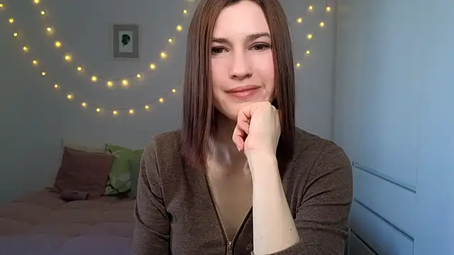 Snapshot of AliciaNewell chatting on June 5, 2026, 5:23 am AliciaNewell online show from June 5, 2026, 5:23 am