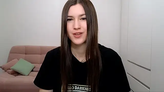 Snapshot of AliciaNewell chatting on February 4, 2025, 8:56 am AliciaNewell online show from February 4, 2025, 8:56 am