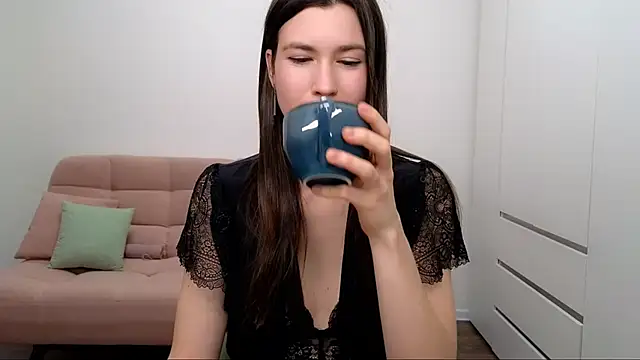 Snapshot of AliciaNewell chatting on February 17, 2025, 3:00 pm AliciaNewell online show from February 17, 2025, 3:00 pm