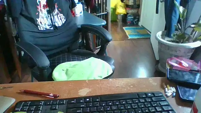 Snapshot of Daremeknot chatting on April 28, 2026, 3:38 pm Daremeknot online show from April 28, 2026, 3:38 pm