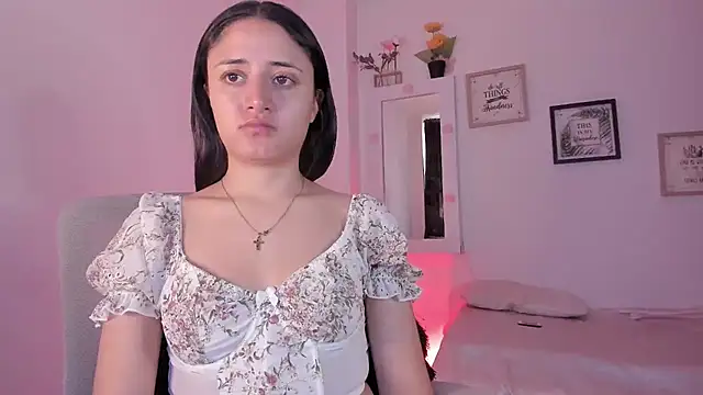 Snapshot of _Caroliinee_ chatting on September 10, 2025, 5:23 pm Caroliinee online show from September 10, 2025, 5:23 pm