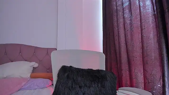 Snapshot of _Caroliinee_ chatting on November 21, 2025, 4:06 pm Caroliinee online show from November 21, 2025, 4:06 pm