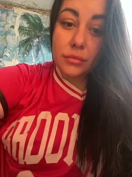 Snapshot of DaisyStreet chatting on November 11, 2025, 9:37 am DaisyStreet online show from November 11, 2025, 9:37 am