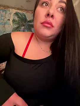 Snapshot of DaisyStreet chatting on November 9, 2025, 3:27 pm DaisyStreet online show from November 9, 2025, 3:27 pm