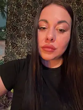 Snapshot of DaisyStreet chatting on June 16, 2026, 7:03 pm DaisyStreet online show from June 16, 2026, 7:03 pm