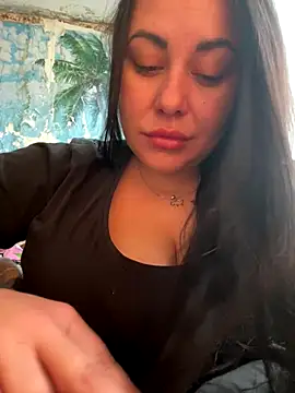 Snapshot of DaisyStreet chatting on November 7, 2025, 9:47 am DaisyStreet online show from November 7, 2025, 9:47 am