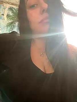 Snapshot of DaisyStreet chatting on November 15, 2025, 11:03 am DaisyStreet online show from November 15, 2025, 11:03 am