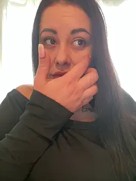 DaisyStreet online show from February 15, 2026, 11:42 am