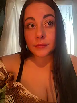 Snapshot of DaisyStreet chatting on April 25, 2026, 4:59 pm DaisyStreet online show from April 25, 2026, 4:59 pm