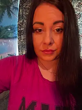 Snapshot of DaisyStreet chatting on May 13, 2026, 10:11 am DaisyStreet online show from May 13, 2026, 10:11 am
