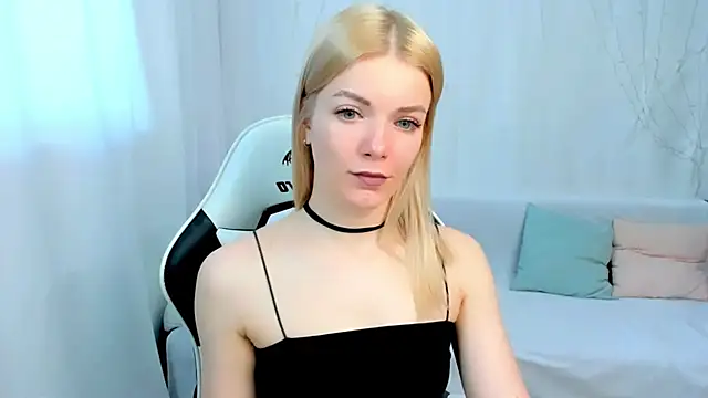 Snapshot of Lily_Daviss chatting on April 13, 2026, 2:26 am Lily Daviss online show from April 13, 2026, 2:26 am