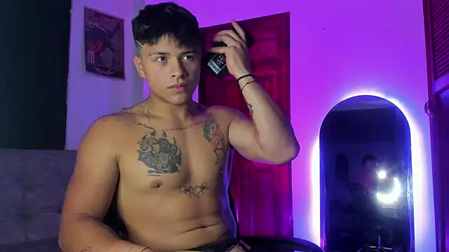 Snapshot of Dominic_Biker__ chatting on April 29, 2026, 5:44 am Dominic Biker online show from April 29, 2026, 5:44 am