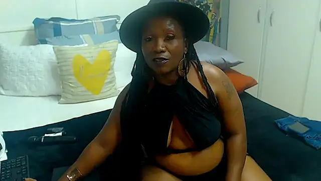 Snapshot of Brunettedevon33 chatting on May 10, 2026, 6:43 pm Brunettedevon33 online show from May 10, 2026, 6:43 pm