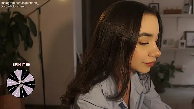 Snapshot of JulietteDee chatting on February 10, 2026, 9:36 pm JulietteDee online show from February 10, 2026, 9:36 pm