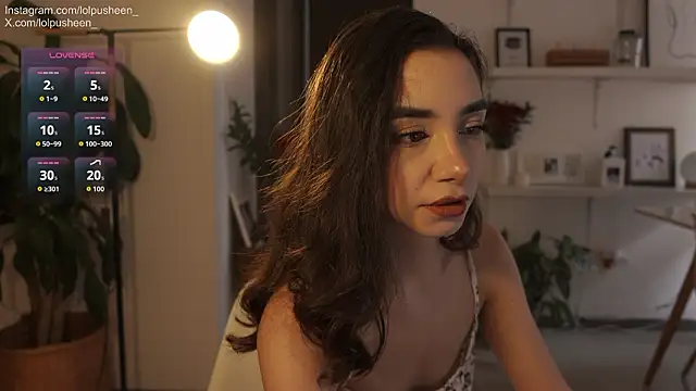 Snapshot of JulietteDee chatting on February 3, 2026, 10:04 pm JulietteDee online show from February 3, 2026, 10:04 pm