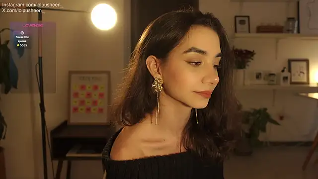 Snapshot of JulietteDee chatting on February 5, 2026, 9:43 pm JulietteDee online show from February 5, 2026, 9:43 pm