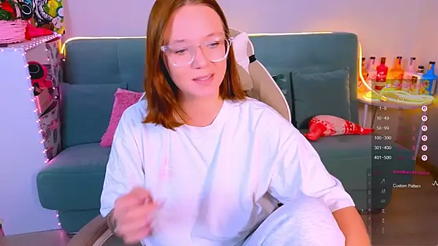 Snapshot of Karen_morris chatting on October 18, 2025, 2:19 pm Karen morris online show from October 18, 2025, 2:19 pm