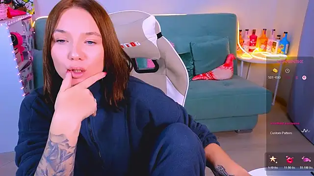 Snapshot of Karen_morris chatting on October 24, 2025, 5:45 pm Karen morris online show from October 24, 2025, 5:45 pm