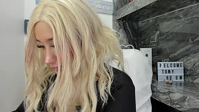 miss danika online show from September 24, 2025, 11:17 am