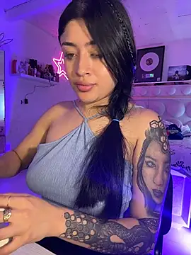 lucianaroy online show from April 9, 2026, 11:22 pm