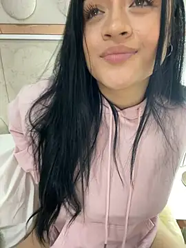 lucianaroy online show from March 8, 2025, 6:10 am